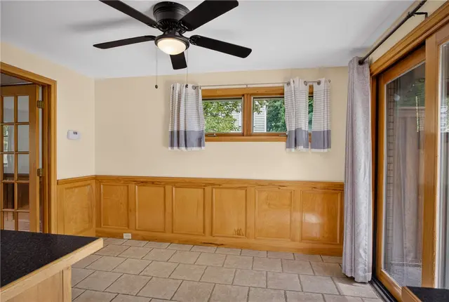 258 Hillcrest Cir gallery image 8