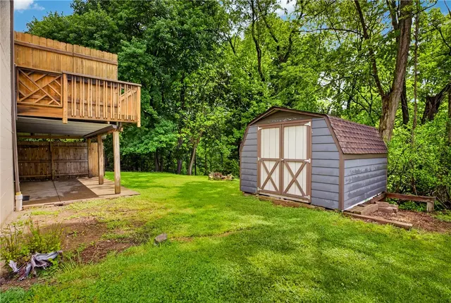 258 Hillcrest Cir gallery image 14