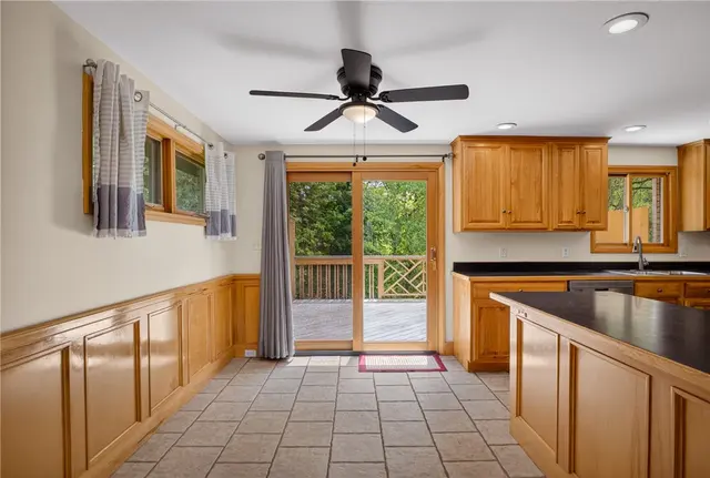 258 Hillcrest Cir gallery image 15