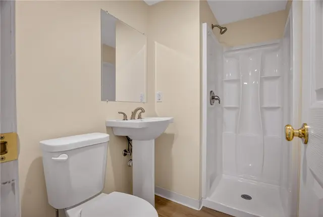 258 Hillcrest Cir gallery image 23