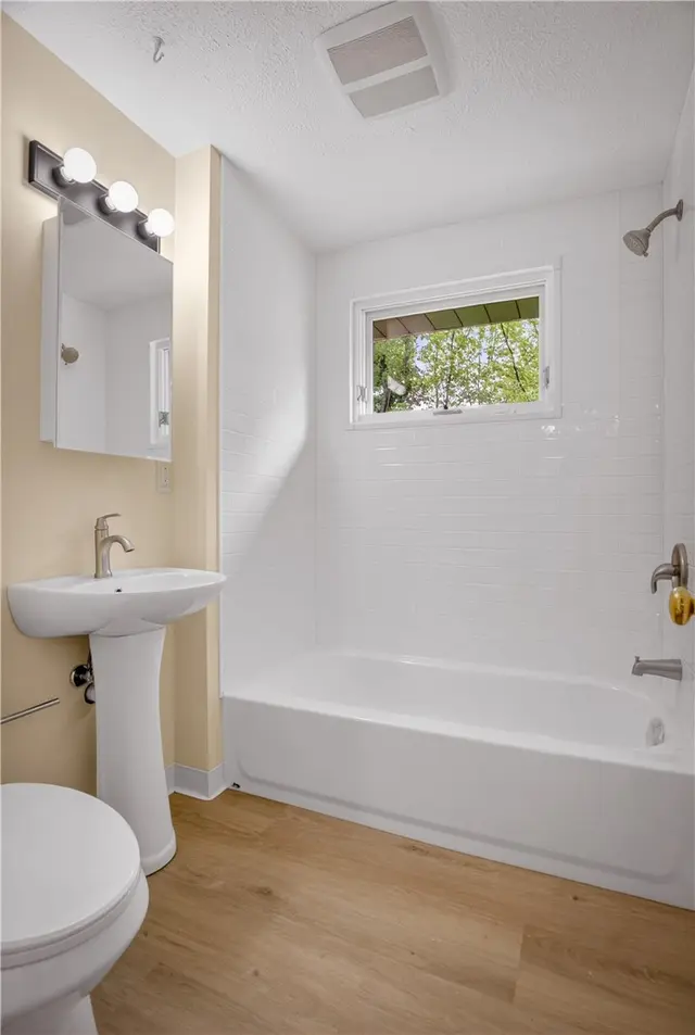 258 Hillcrest Cir gallery image 28