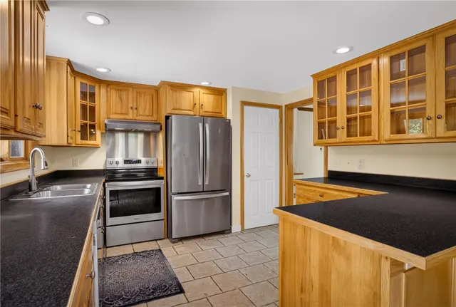 258 Hillcrest Cir gallery image 33