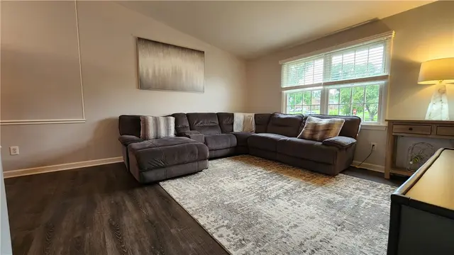 2583 Richard Rd gallery image 5