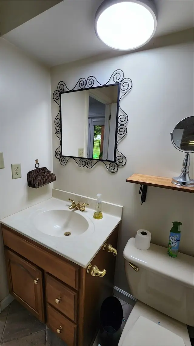 2583 Richard Rd gallery image 6