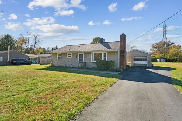 2584 Hampton Avenue gallery image 6