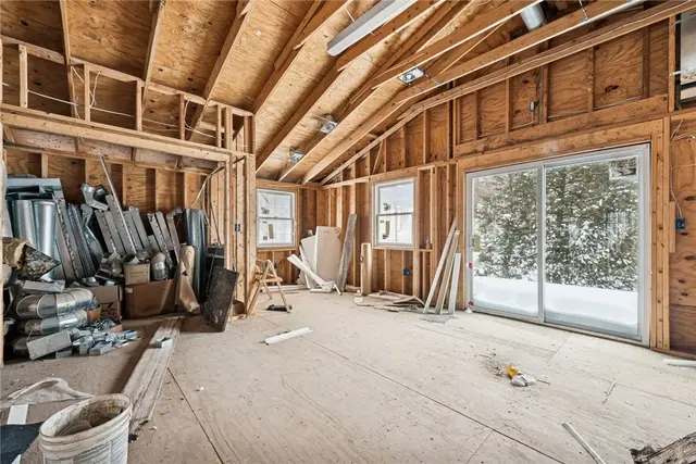 2588 Elgro Rd gallery image 9