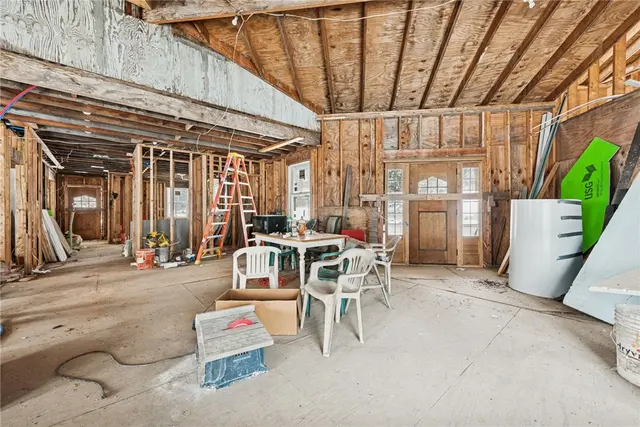 2588 Elgro Rd gallery image 15