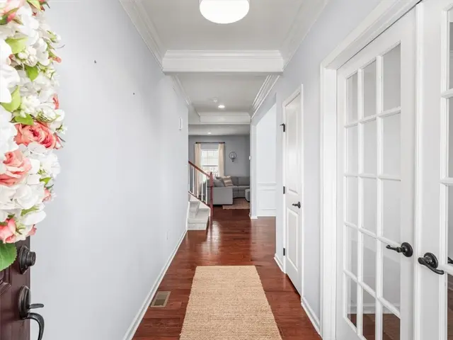 260 Buckingham Dr gallery image 10