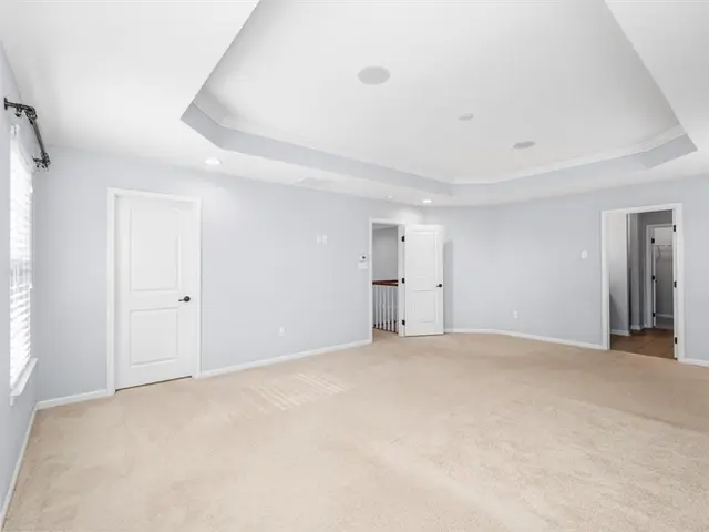 260 Buckingham Dr gallery image 22