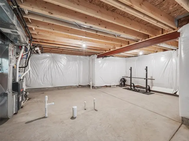 260 Buckingham Dr gallery image 30
