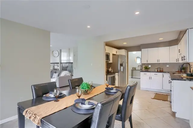 2602 Hunters Point Ct N gallery image 9