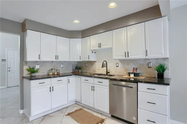 2602 Hunters Point Ct N gallery image 13