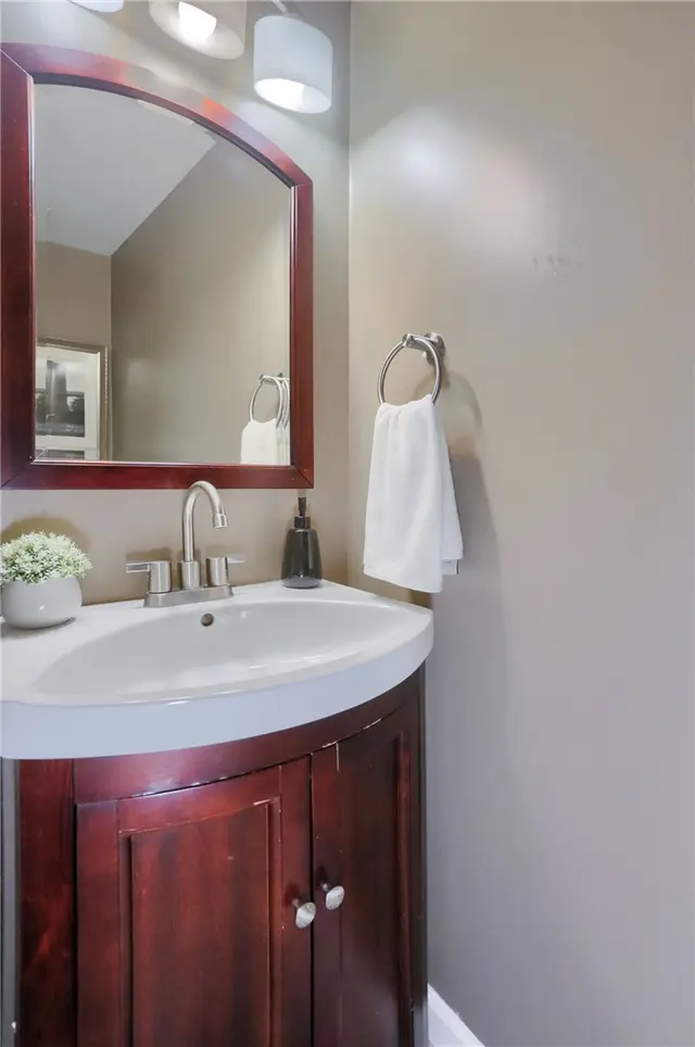 2602 Hunters Point Ct N gallery image 22