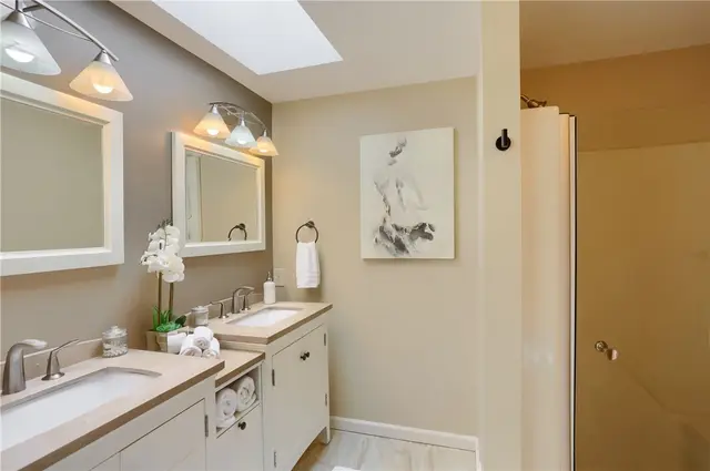 2602 Hunters Point Ct N gallery image 26