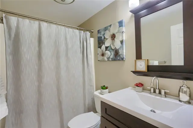 2602 Hunters Point Ct N gallery image 31