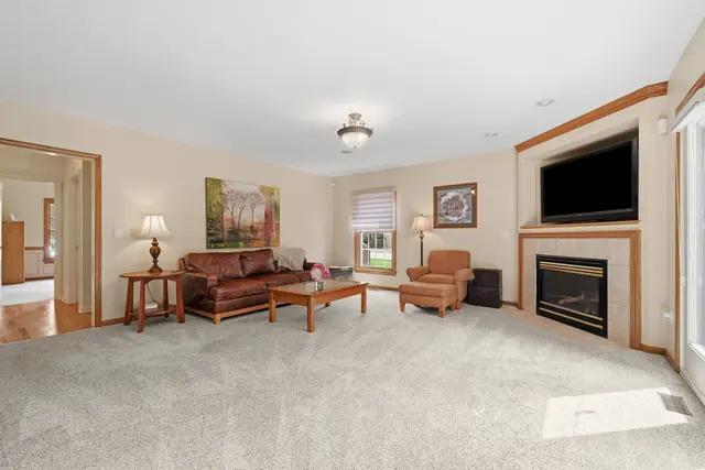 2608 Carriage House Drive gallery image 5