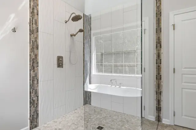 2608 Carriage House Drive gallery image 6