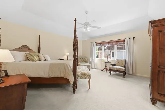 2608 Carriage House Drive gallery image 10