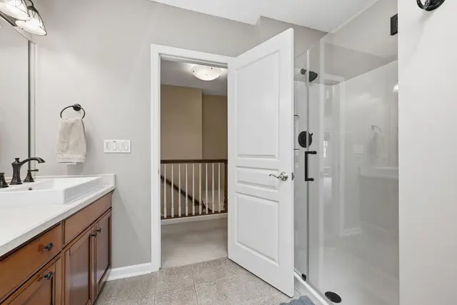 2608 Carriage House Drive gallery image 14