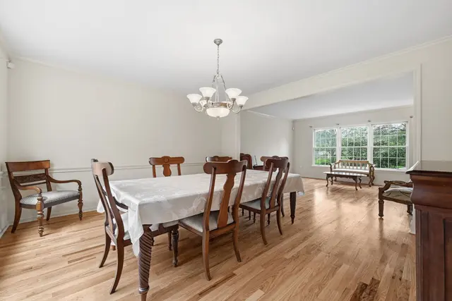 2608 Carriage House Drive gallery image 15