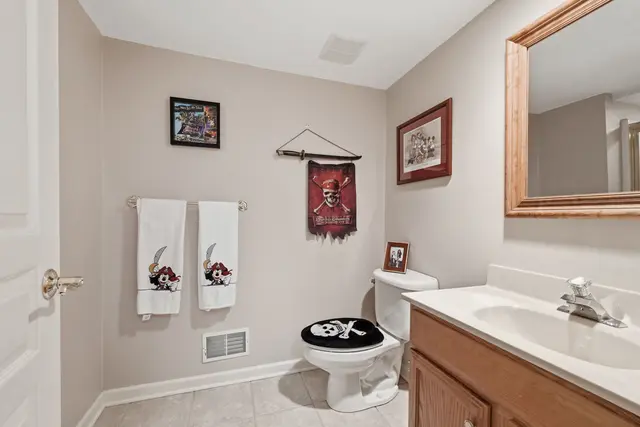 2608 Carriage House Drive gallery image 17