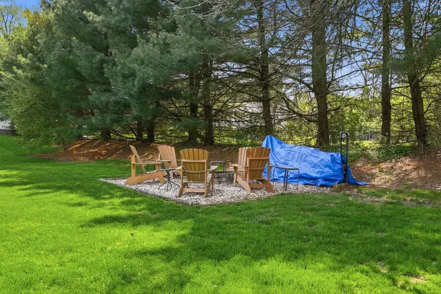 2608 Carriage House Drive gallery image 19