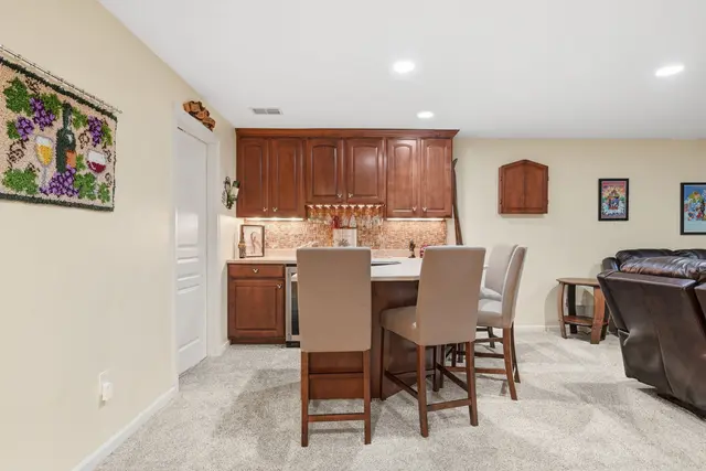 2608 Carriage House Drive gallery image 22