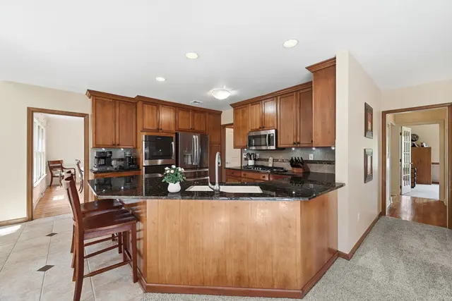 2608 Carriage House Drive gallery image 27