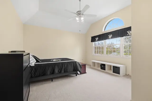 2608 Carriage House Drive gallery image 28