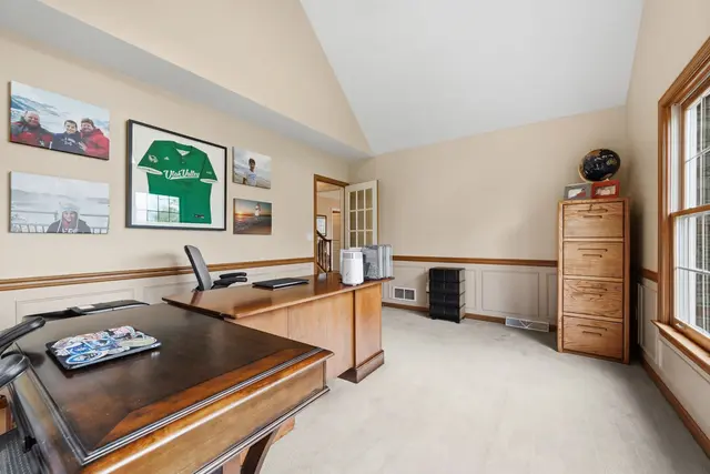 2608 Carriage House Drive gallery image 35