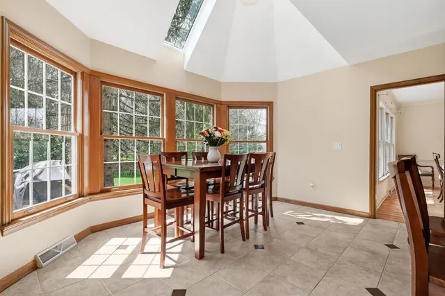 2608 Carriage House Drive gallery image 38