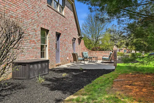 2608 Carriage House Drive gallery image 48