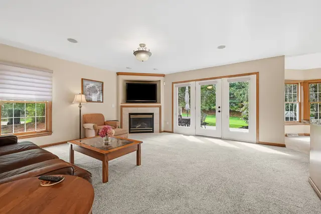 2608 Carriage House Drive gallery image 50