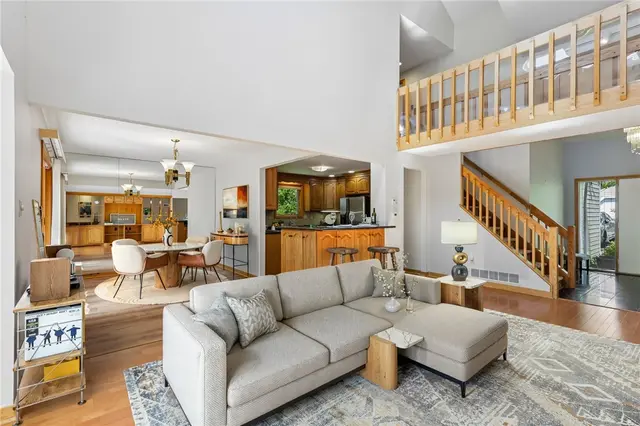 2621 Hunters Point Dr gallery image 20