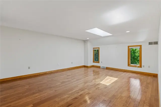 2621 Hunters Point Dr gallery image 22