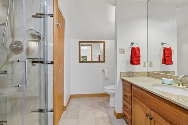 2621 Hunters Point Dr gallery image 24