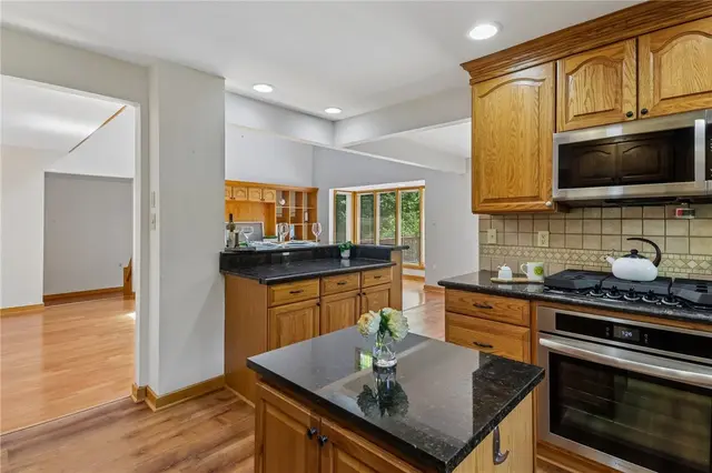 2621 Hunters Point Dr gallery image 45