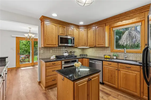 2621 Hunters Point Dr gallery image 48