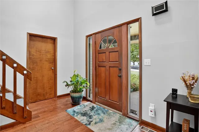 2621 Lansdale Dr gallery image 6