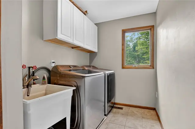2621 Lansdale Dr gallery image 15