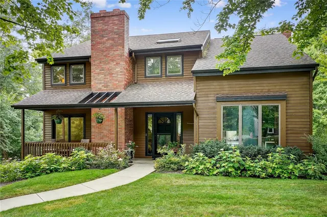 2621 Lansdale Dr