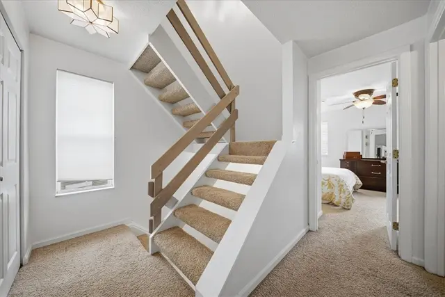 2631 Hunters Point Dr gallery image 5
