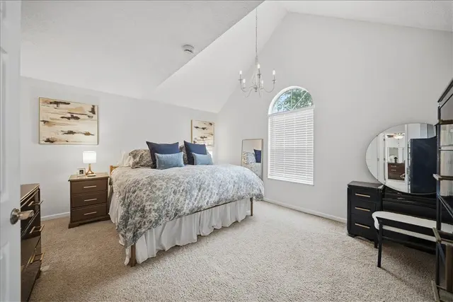 2631 Hunters Point Dr gallery image 7