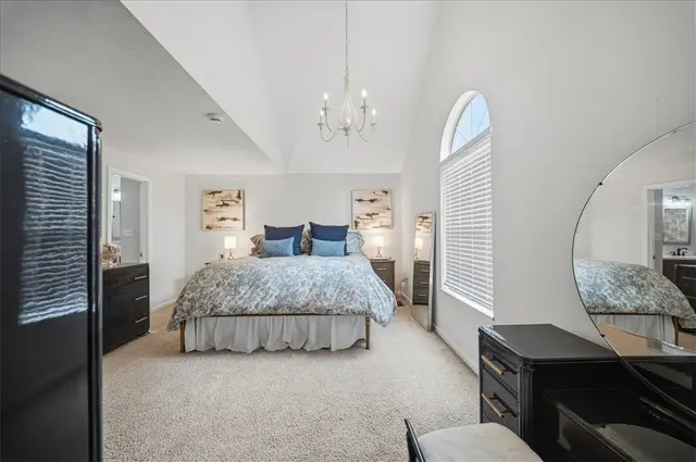 2631 Hunters Point Dr gallery image 8