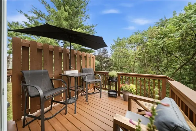 2631 Hunters Point Dr gallery image 11