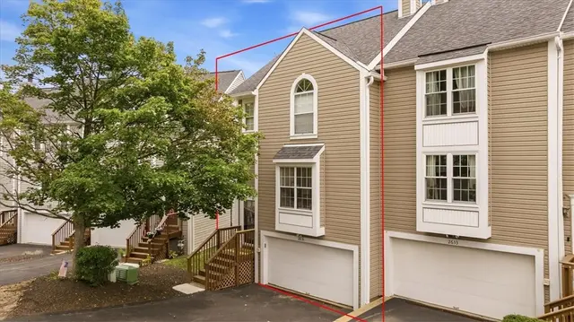 2631 Hunters Point Dr gallery image 12