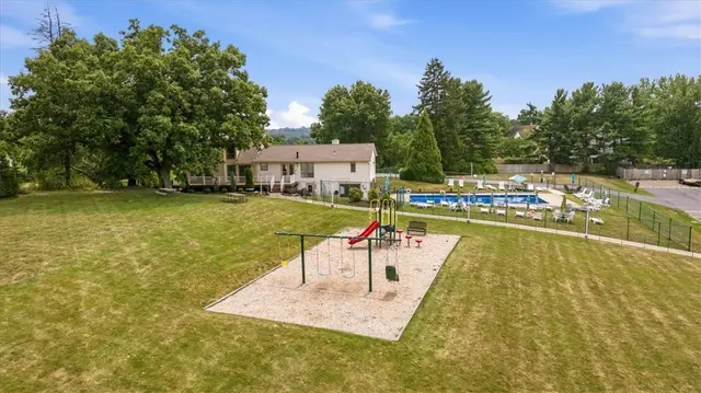 2631 Hunters Point Dr gallery image 13