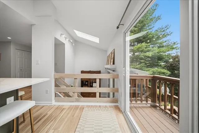 2631 Hunters Point Dr gallery image 14