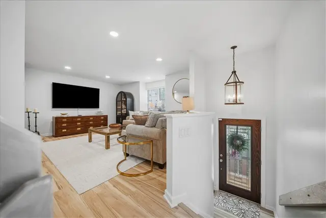 2631 Hunters Point Dr gallery image 34