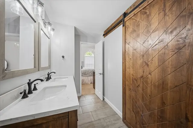 2631 Hunters Point Dr gallery image 36